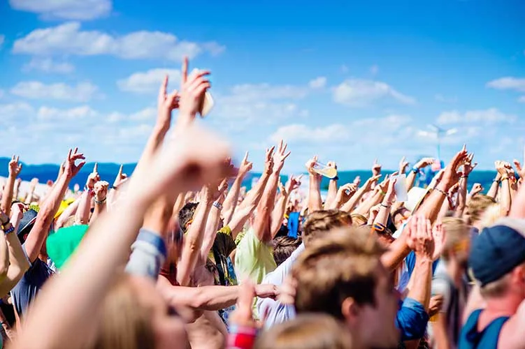 teenagers-at-summer-music-festival
